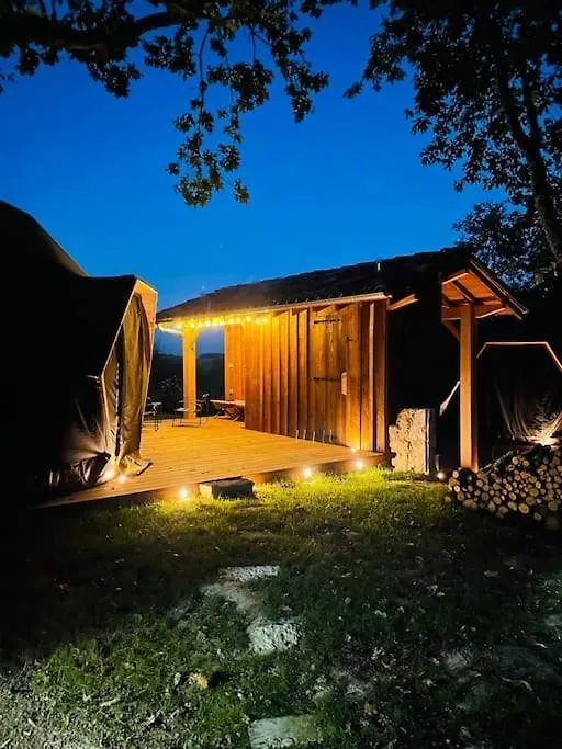 Tente de luxe Dome Insolite Cedre Jacuzzi Et Petits Dejeuners Inclus Lagraulet-du-Gers France
